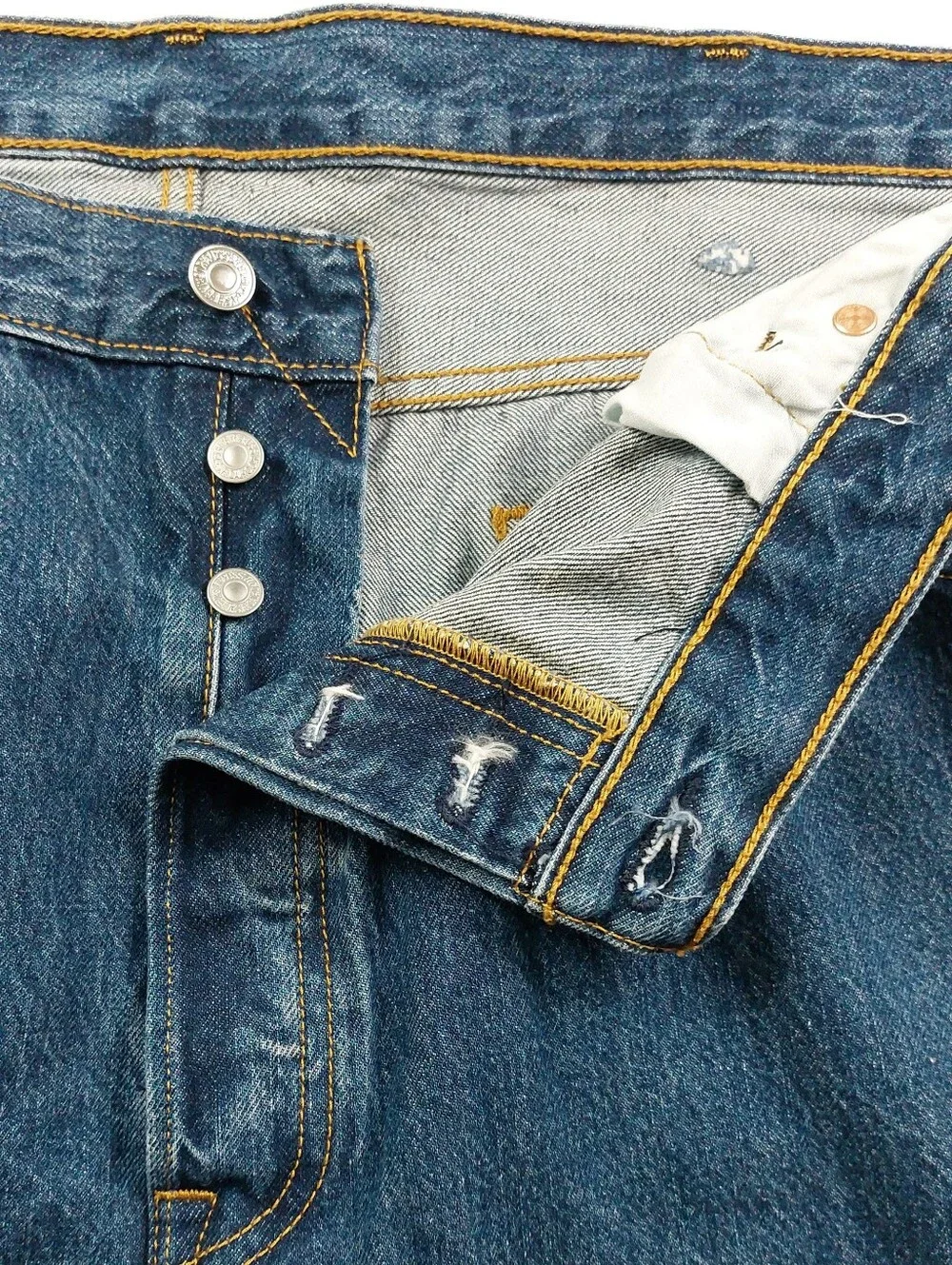 Levis levis button
